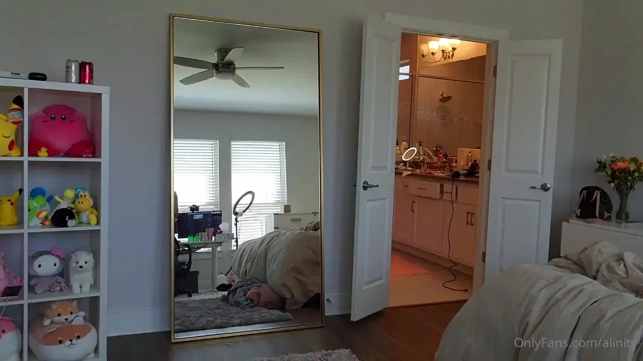 alinity tits