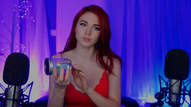 amouranth facial