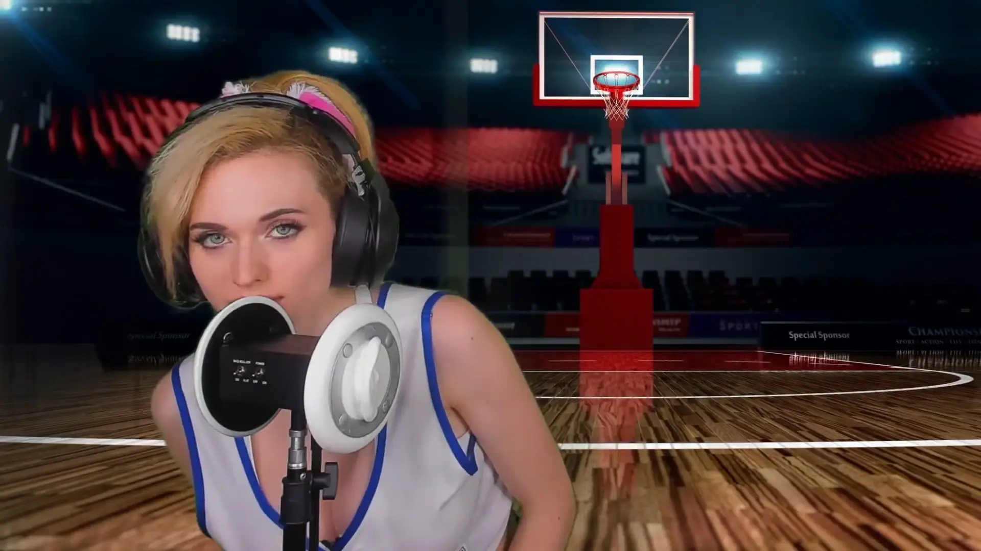 amouranth boobs