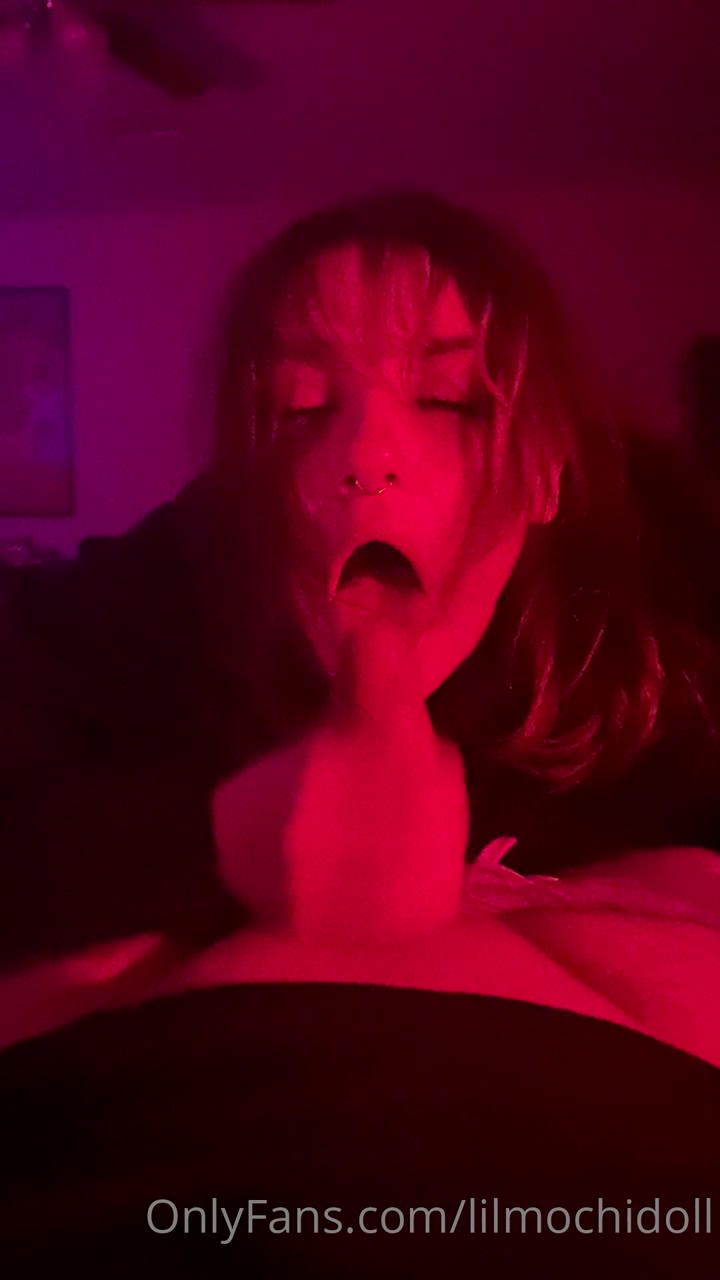 lilmochidoll blow job