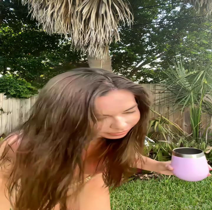 how to watch video of kateelife fisting herself
