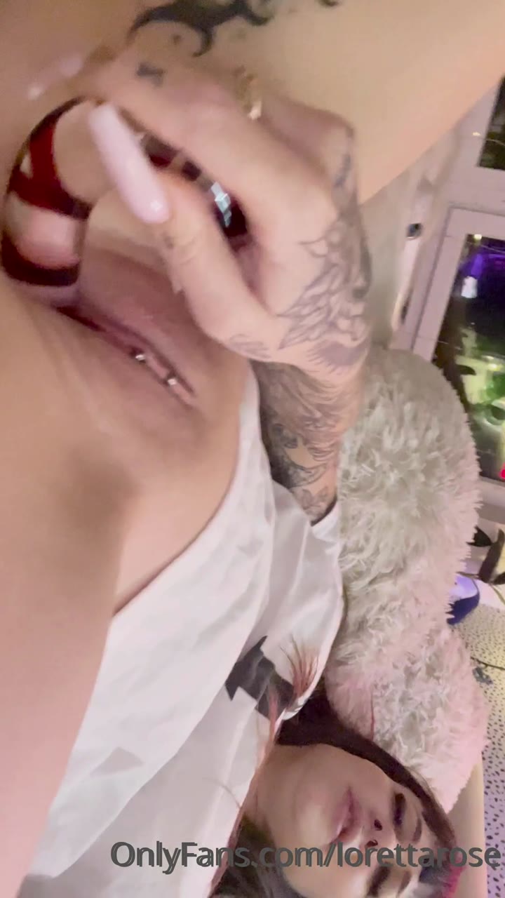 lorettarose suicide girl