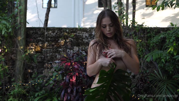 4 Anna Matthews nude onlyfans leaks