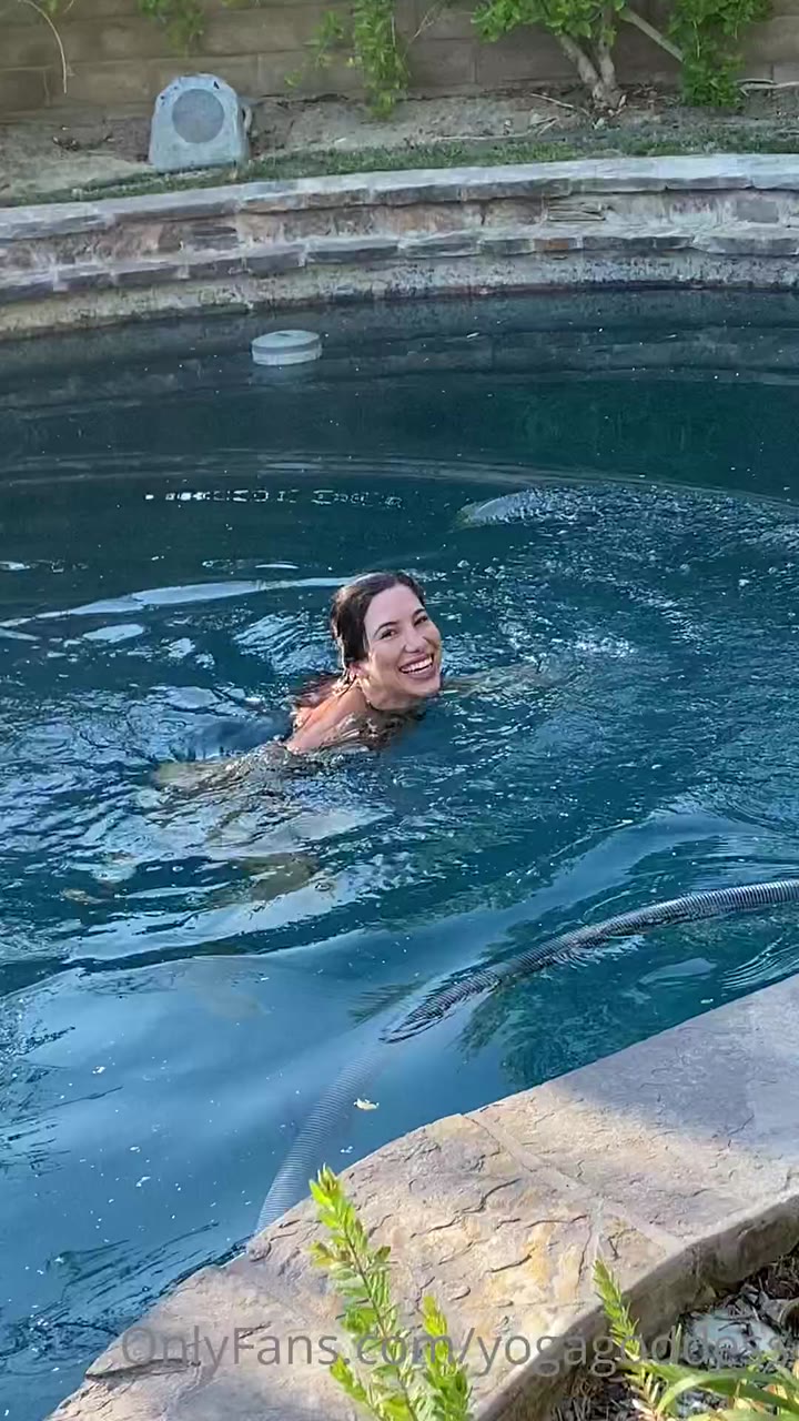 24 yogagoddess nude onlyfans leaked