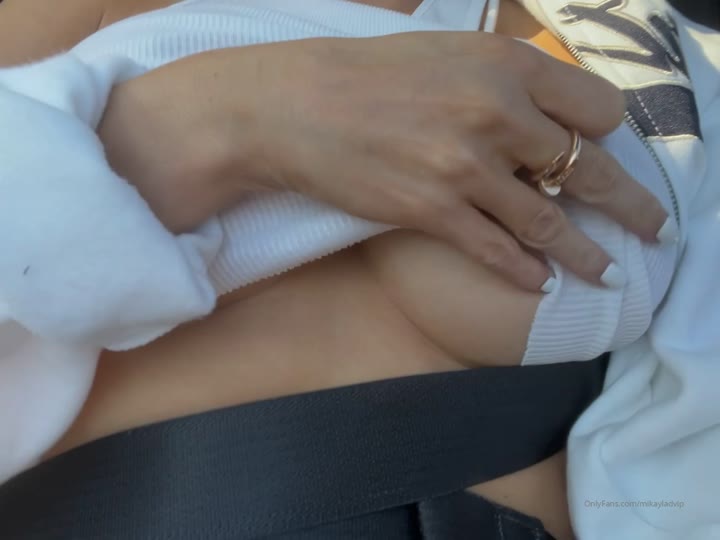 mikayla demaiter bra size