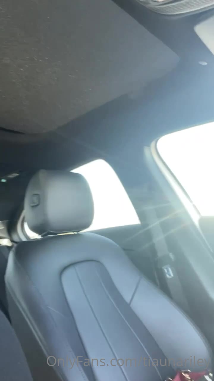 8 Tiauna Riley onlyfans leaked