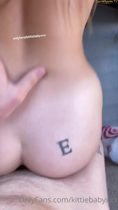 kittiebabyxxx lesbian threesome