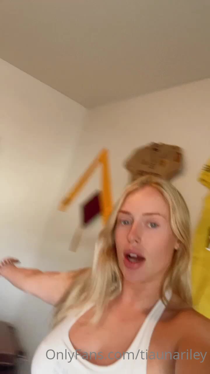 27 Tiauna Riley onlyfans leaked