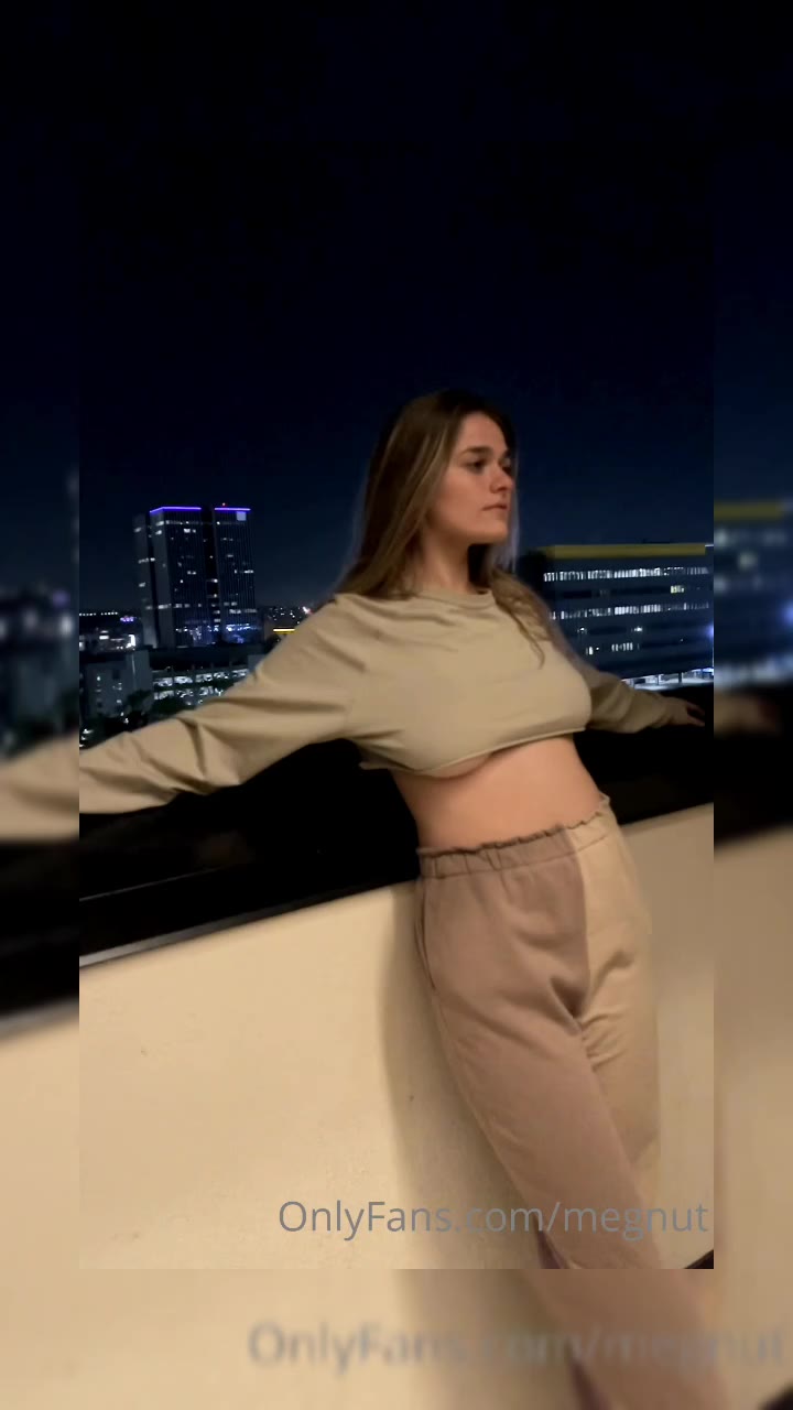 megnut 02 tits