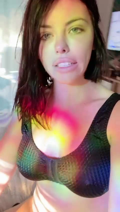 is adriana chechik retired