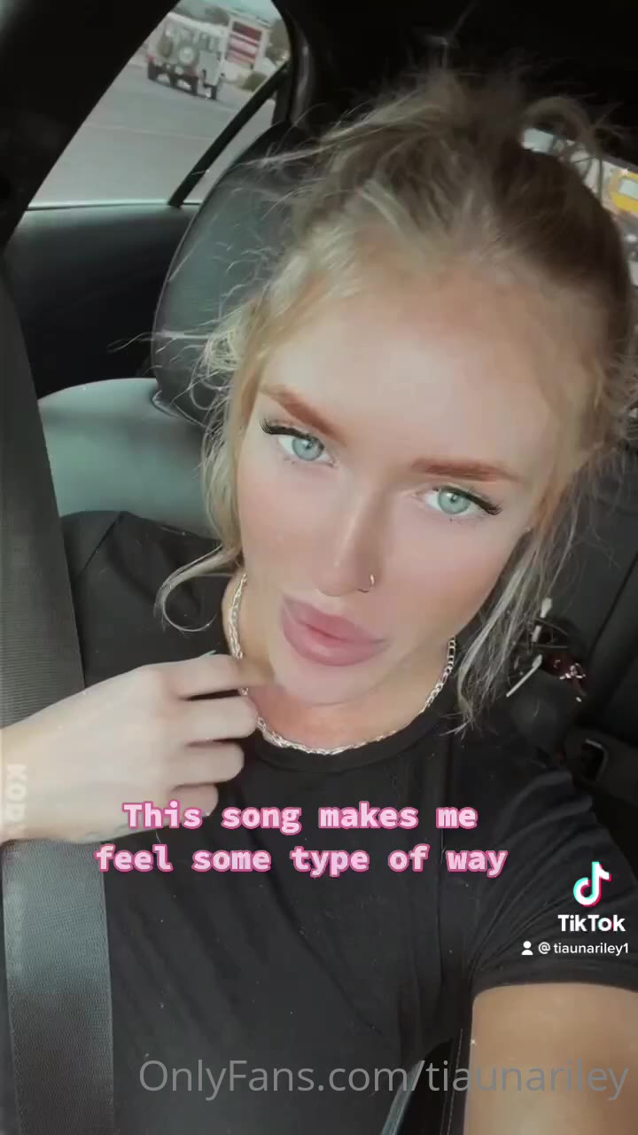 25 Tiauna Riley onlyfans leaked