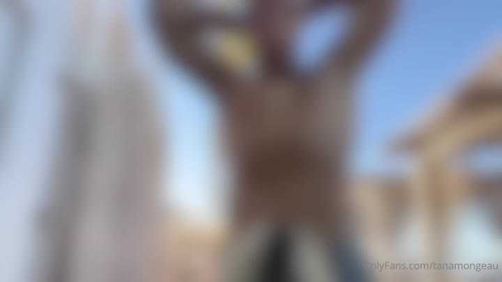 tana mongeau concert