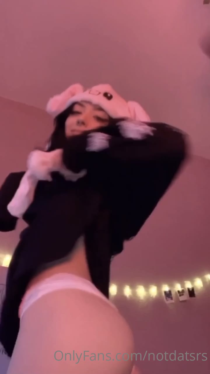 liz notdatsrs nude