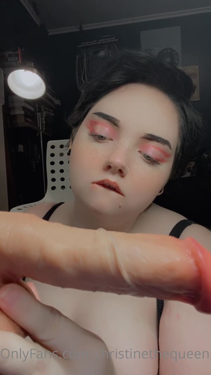 christinethequeenn leaks