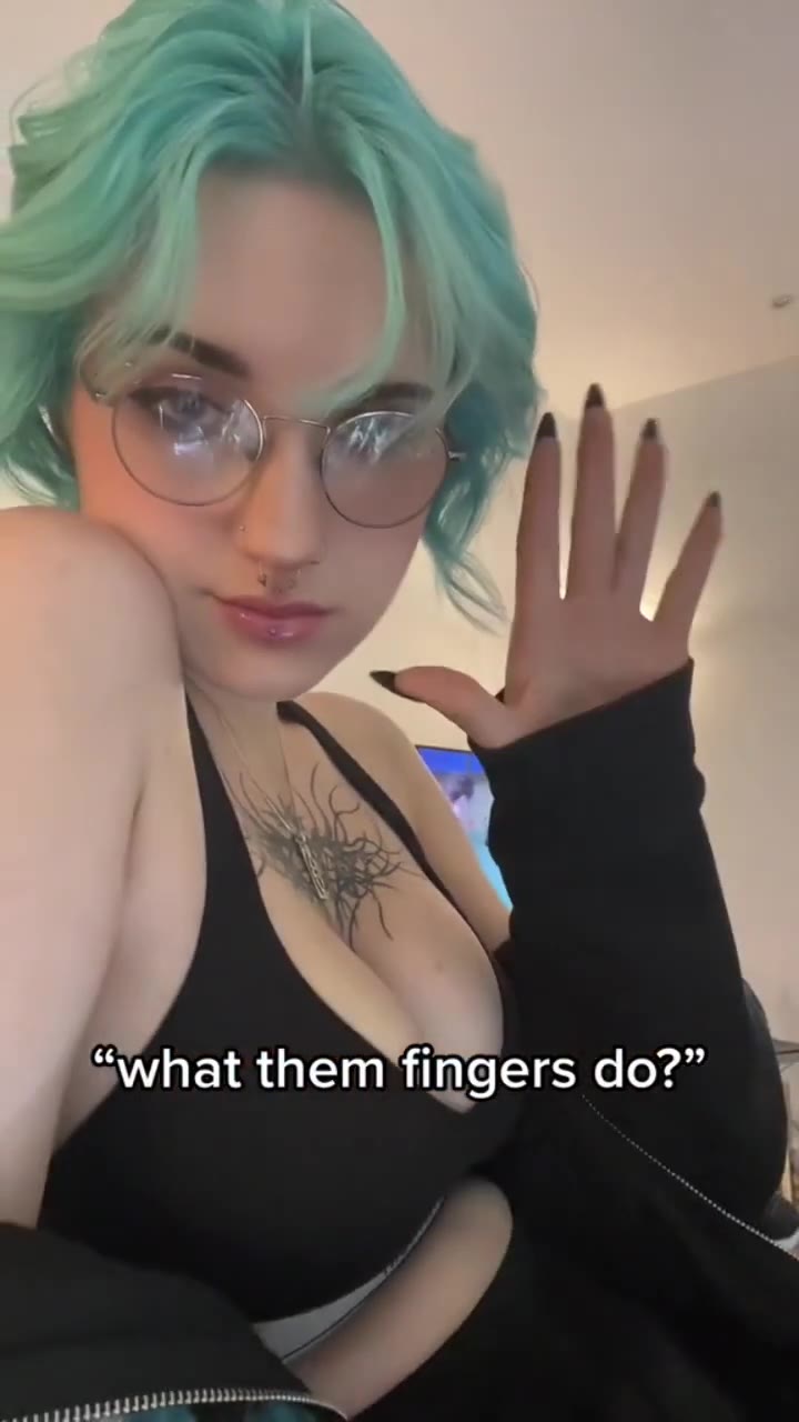 lyracr0w0 tits