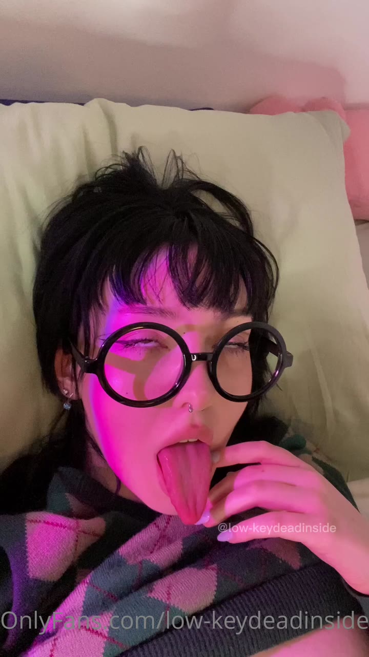 lowkeydeadinside erothots