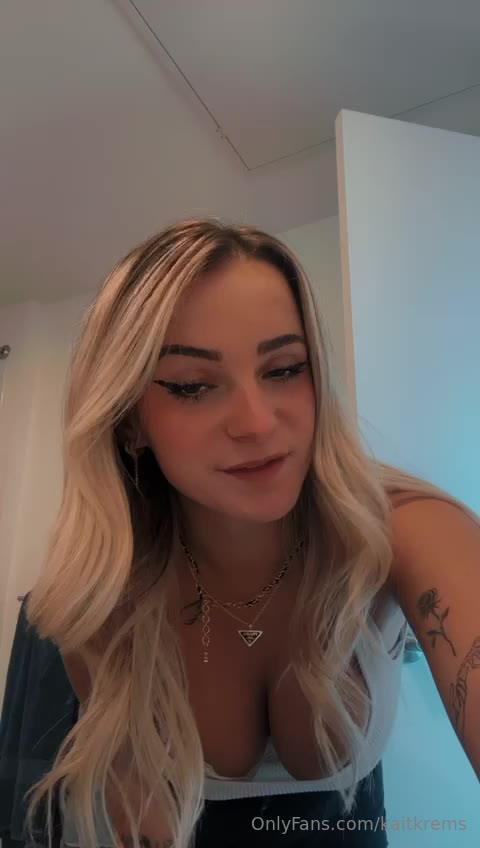kaitlyn krems boobs nude