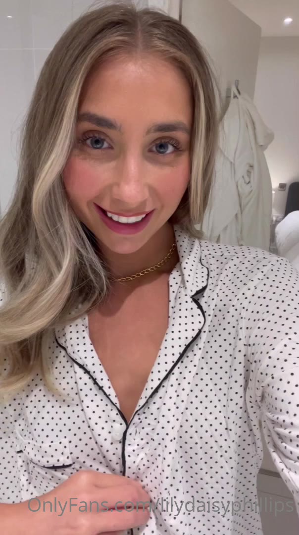Self-assured small ass Lillian Phillips boobs Epic