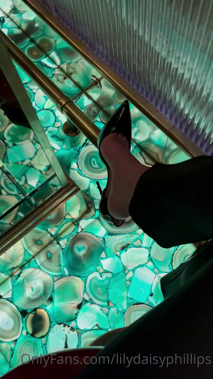 sexy slut Lillian Phillips onlyfans nudes