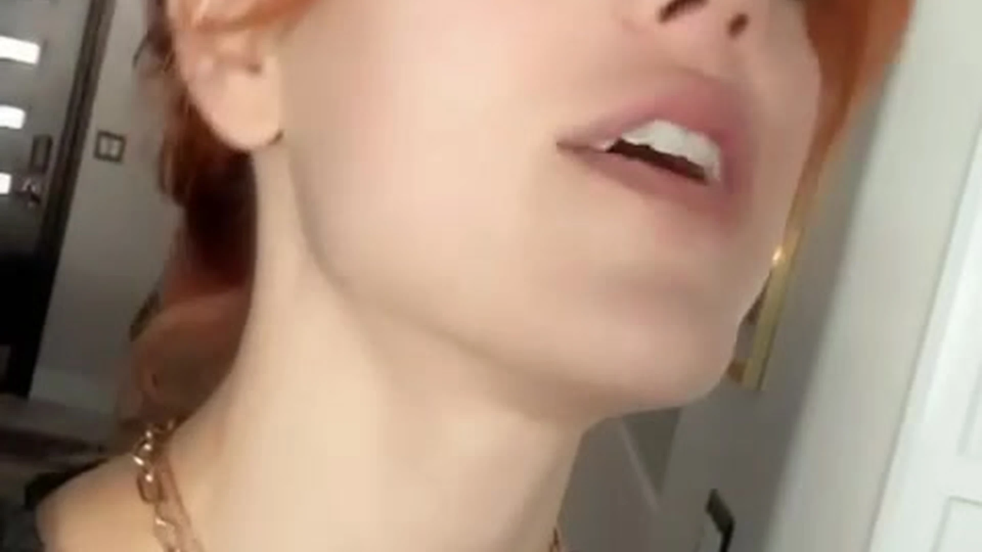 smol tetten Molly Stewart onlyfans nude