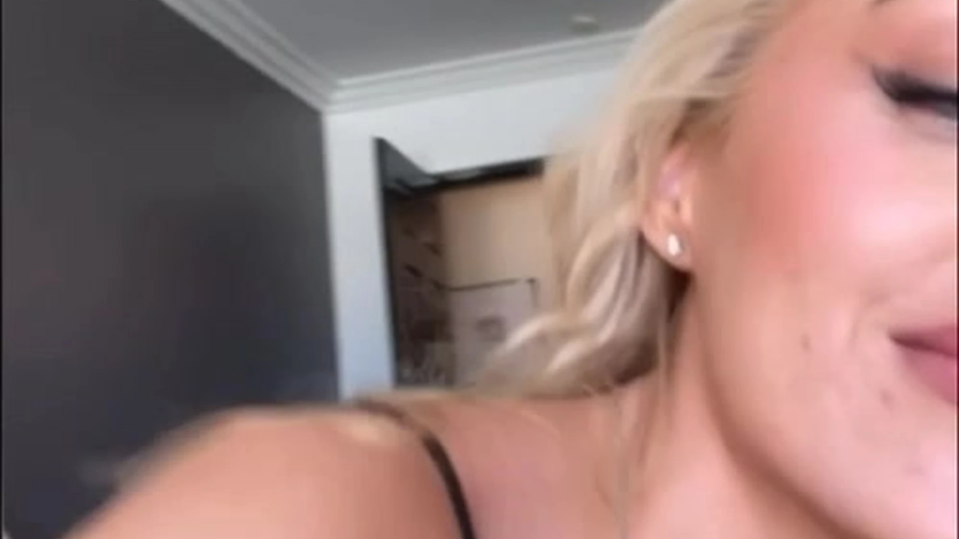 Exposed natural tits Charlotte Parkes nude leaks onlyfans
