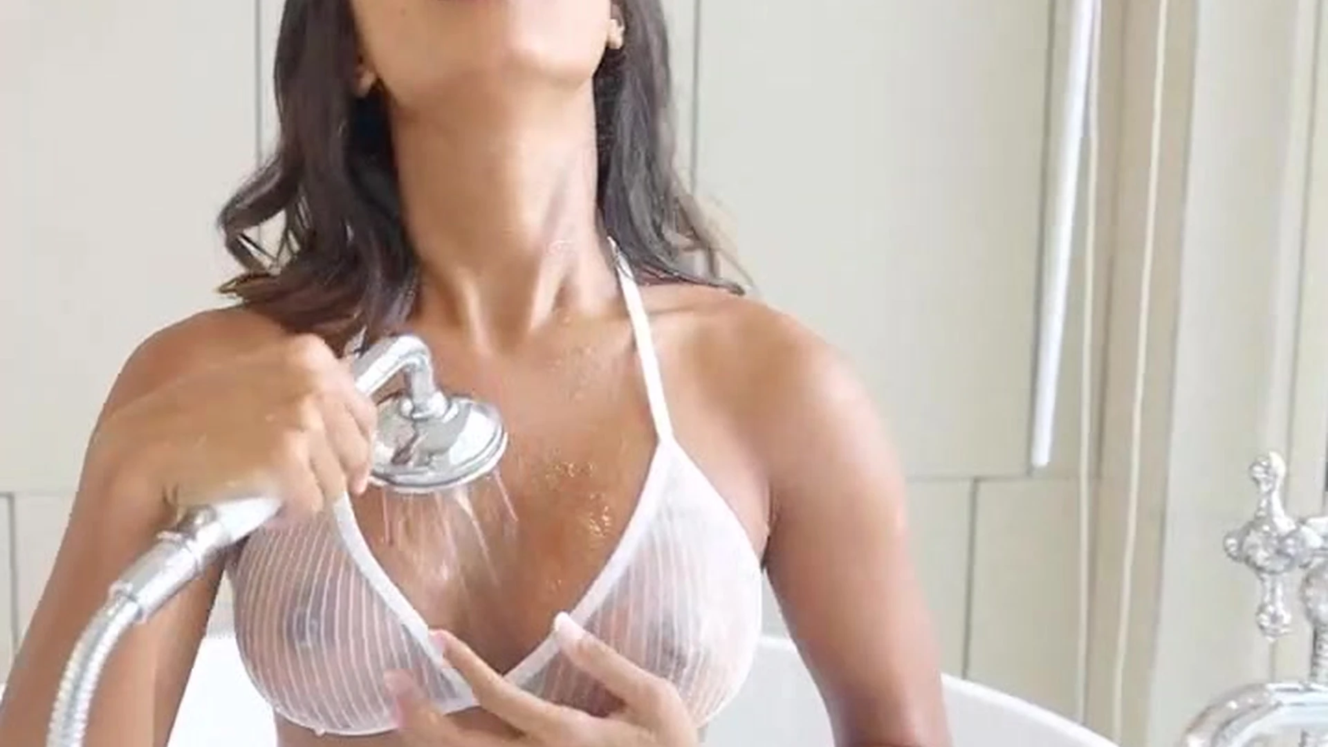 hot girl Dripping big boobs Putri Cinta leaks OF