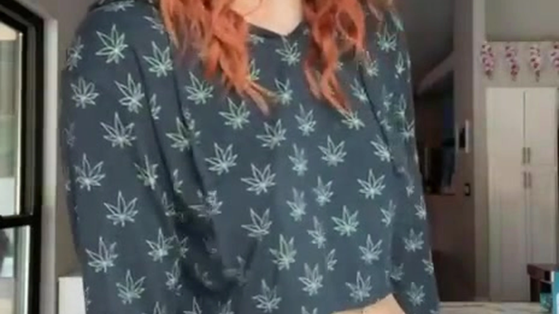 Effervescent  babe Molly Stewart sextape Video