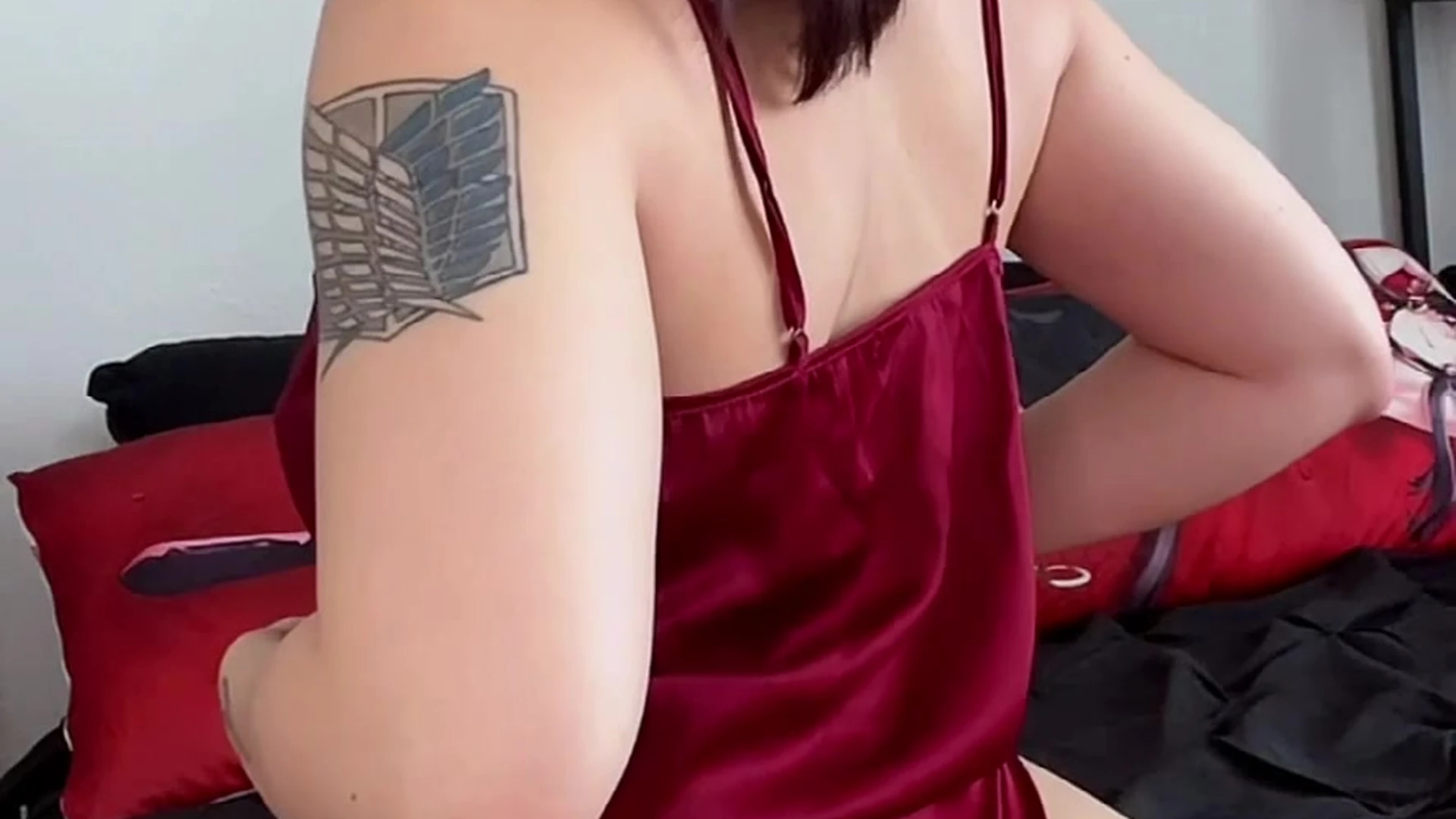 Exposed cutie pie cosplayer womanwearingred nude porn leak