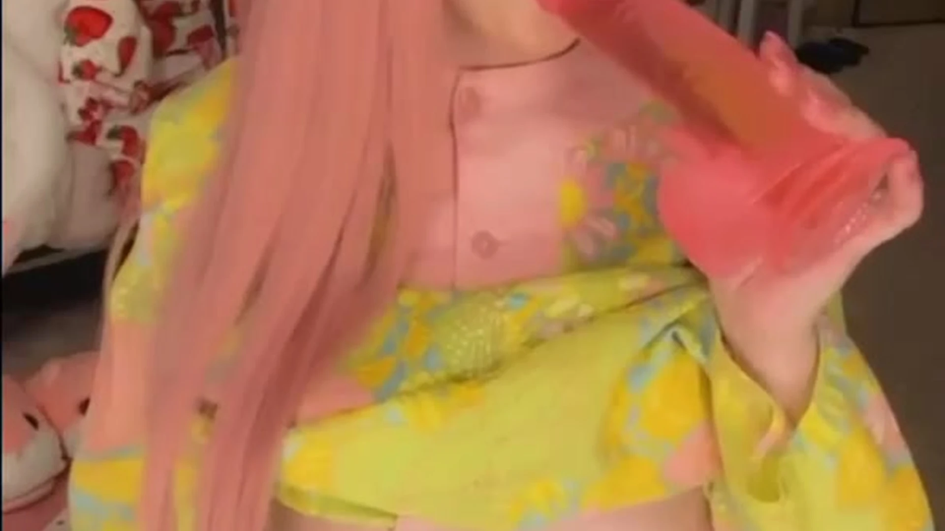 Affectionate slut Strawbeariemilkk Onlyfans leaked