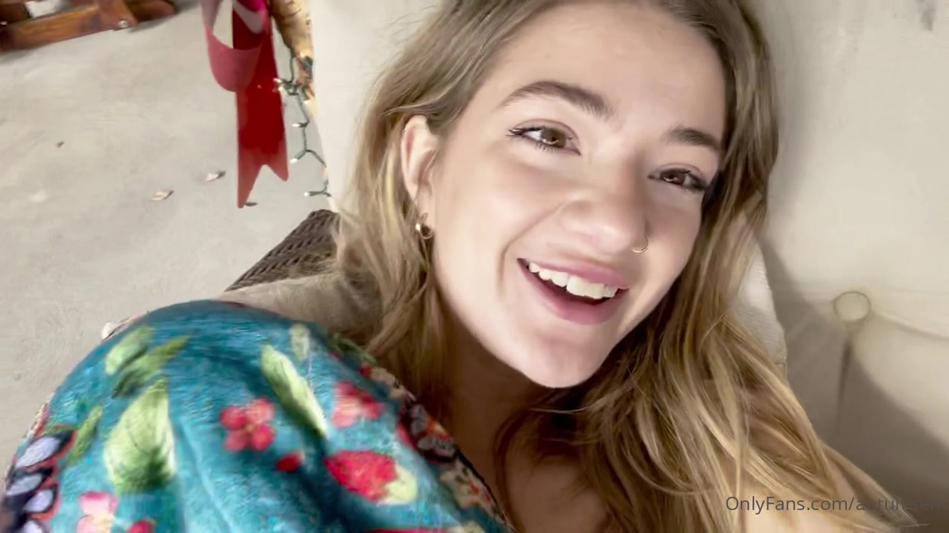 Sensational sexy bitch egirl Autumren Nude onlyfans Video