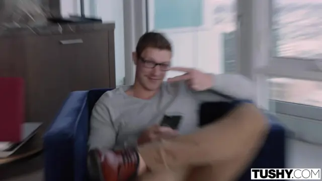 Epic brave MILF Lauren Phillips l e a k e d