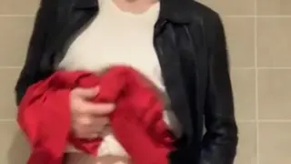 slim AliceOnCam porn