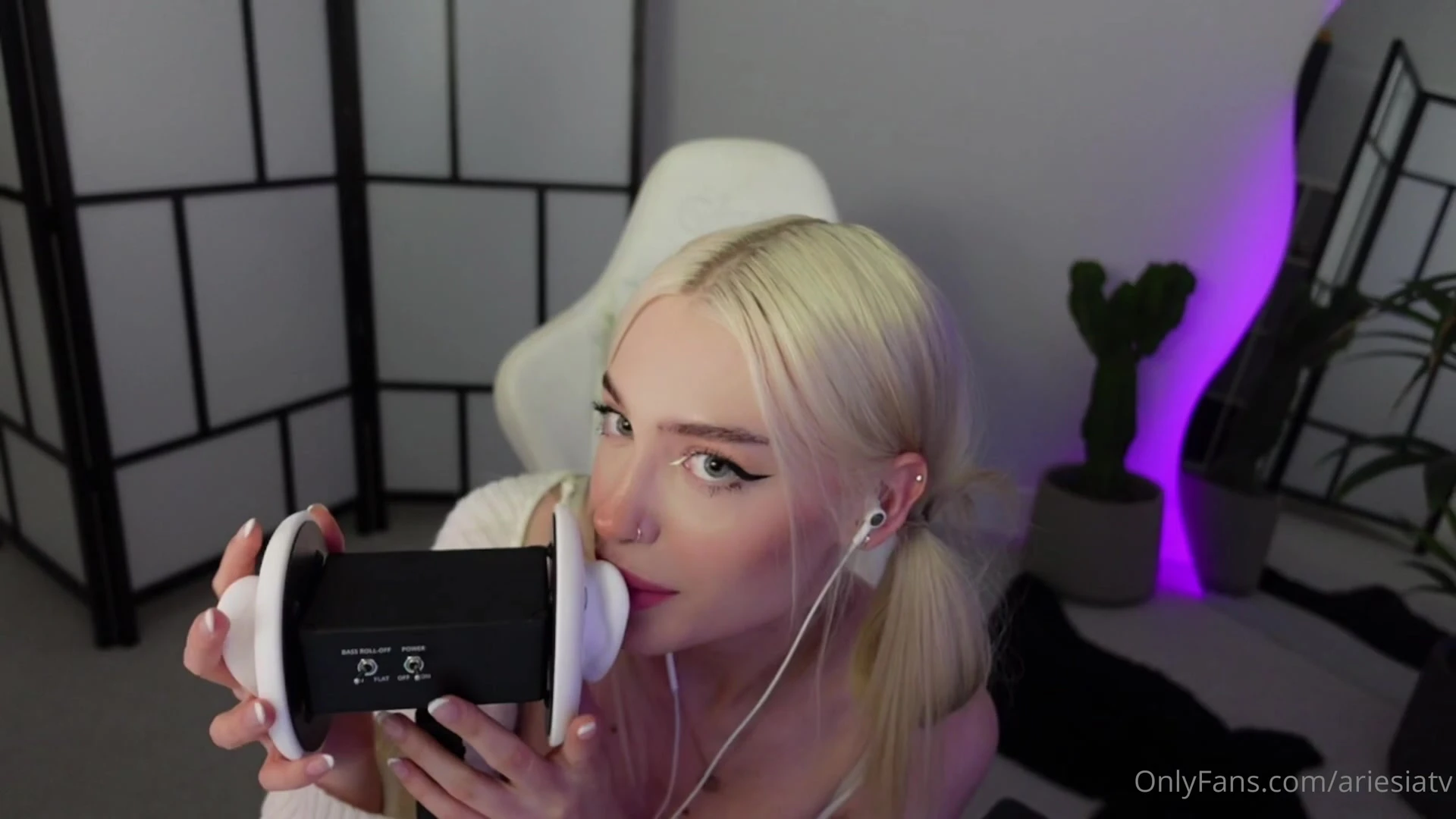 pretty small tits ari baby blowjob Full Video Leaked