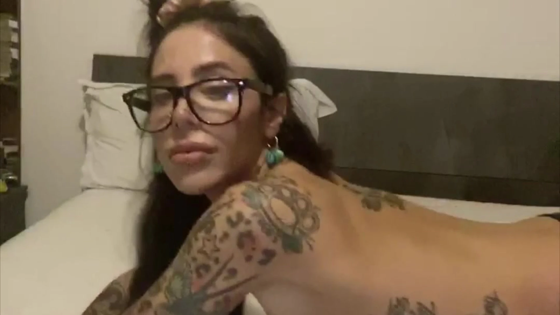Epic trashy Alex Mucci nude