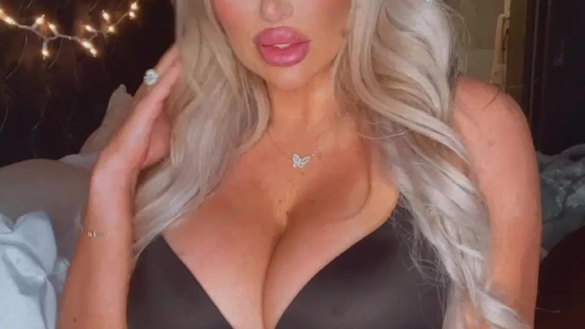 Exposed hot girl plastic boobs Laci Kay Somers porn pic