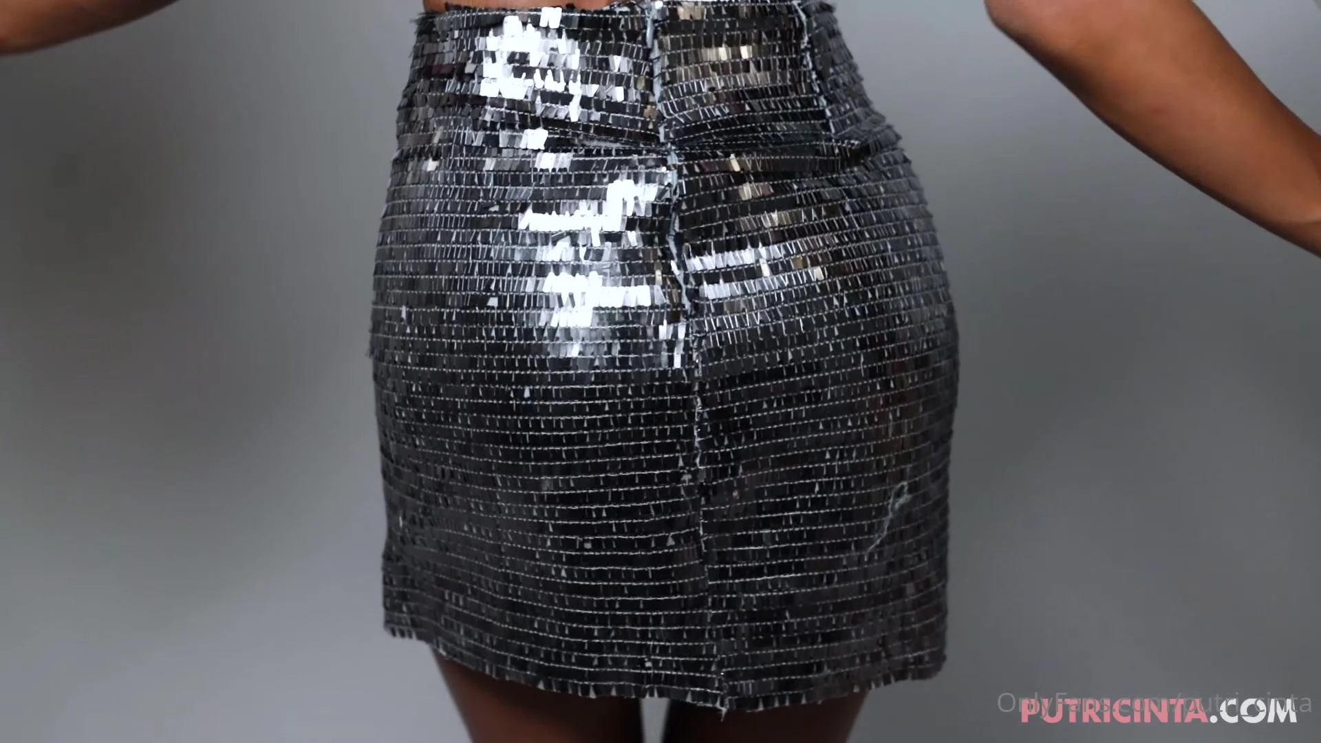 big boobs Putri Cinta masturbating