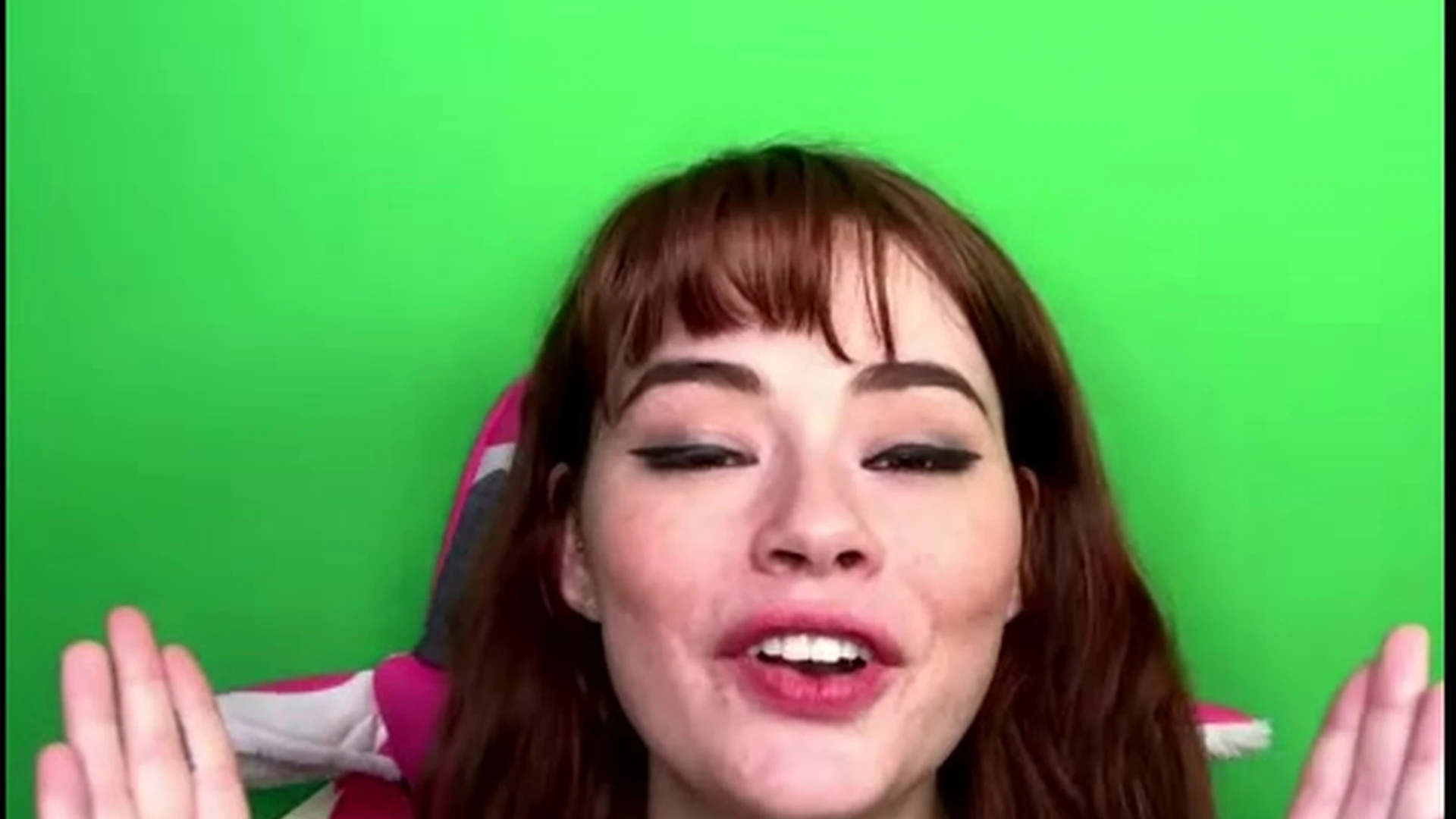 sexy sucking redhead Sabrina Lynn pussy