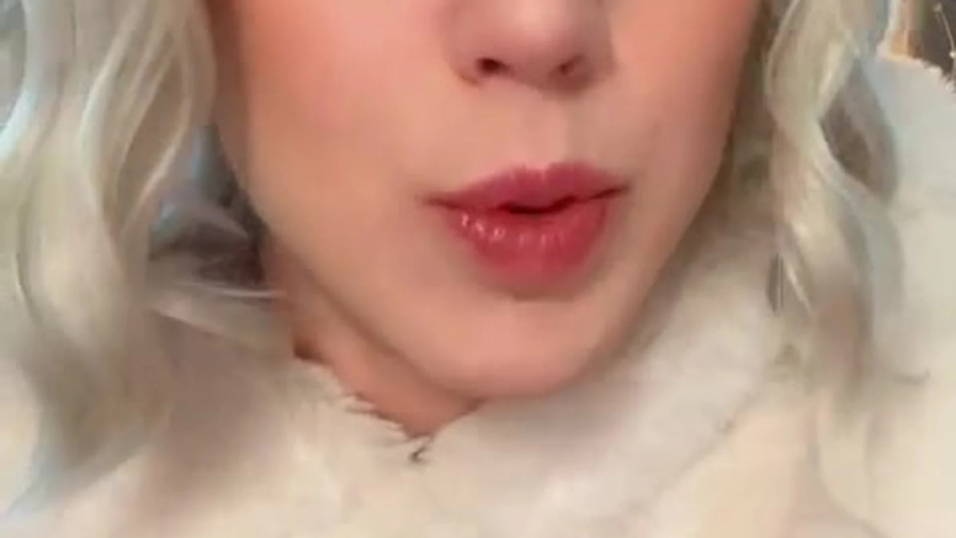 teen camgirl Molly Stewart pussy Exposed