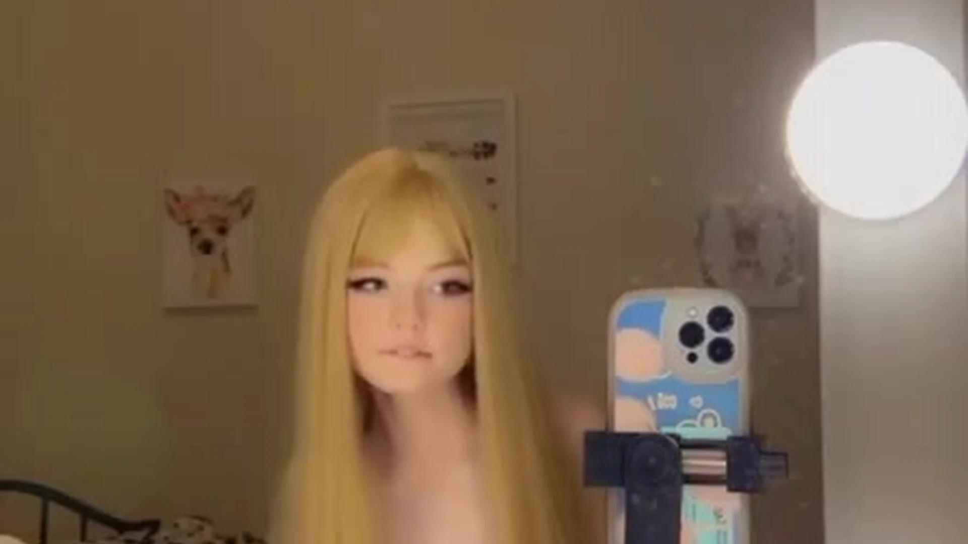 sexy slut Sweating small tits Strawbeariemilkk leaks