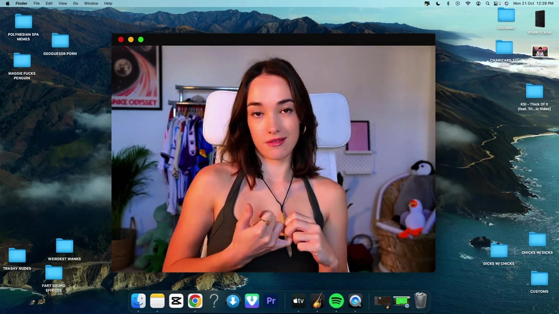 Epic sexy livestreamer Cheekymz onlyfans pics