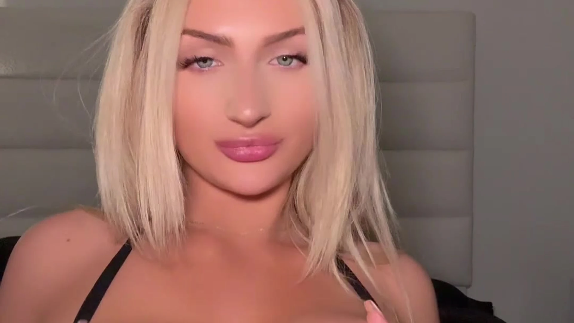 fucktoy brunette blairbbyxo nude porn leak