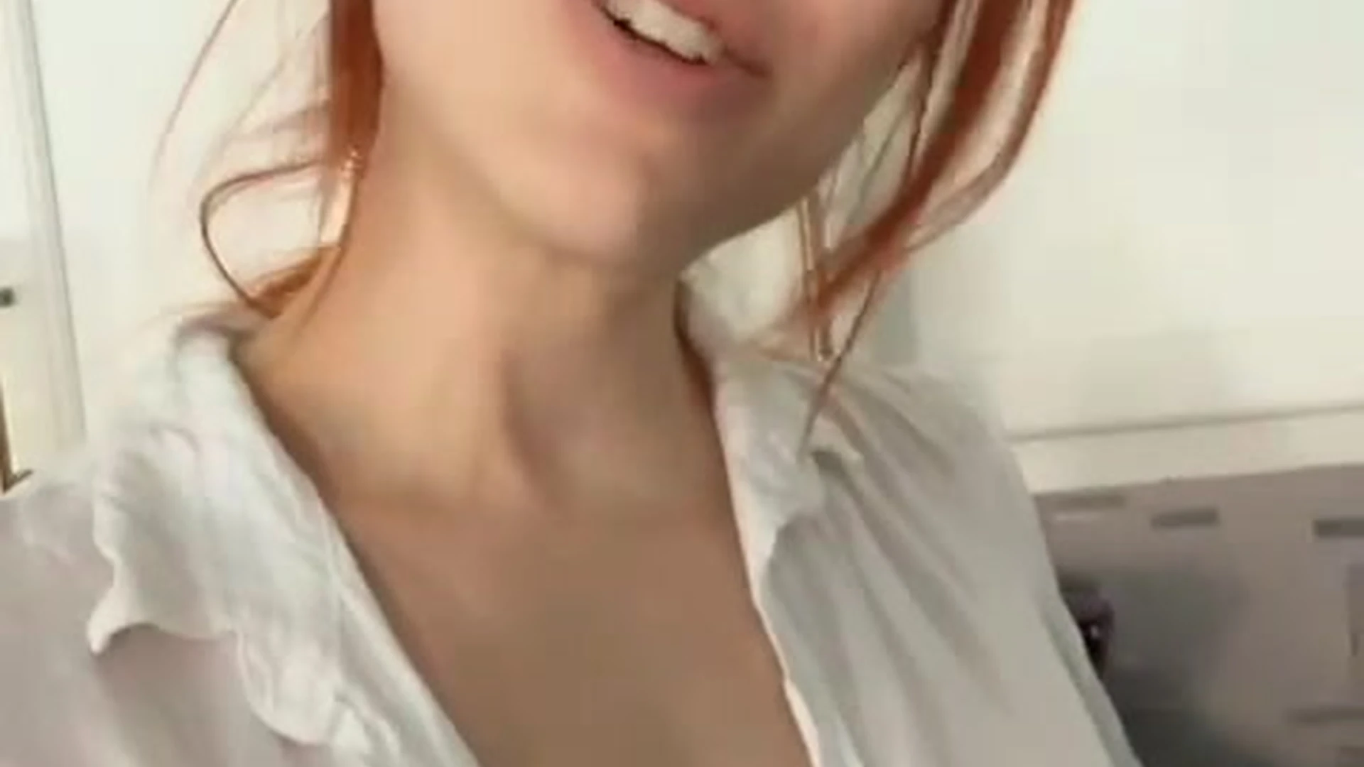 sexy camgirl Molly Stewart nude pic VIDFULL