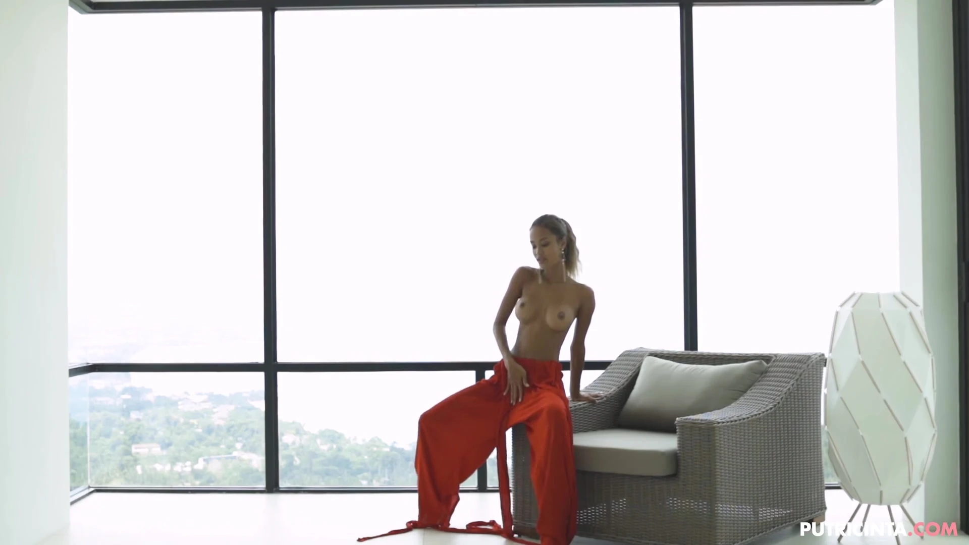 Exposed hottie slim Putri Cinta blowjob VIDFULL